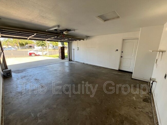 Building Photo - 1011 Sindlinger St