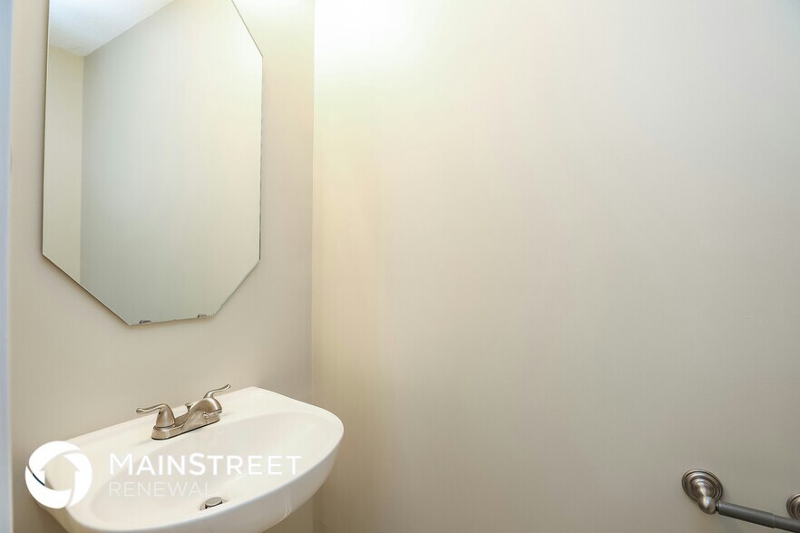 Building Photo - 6214 Creekbrooke Ct