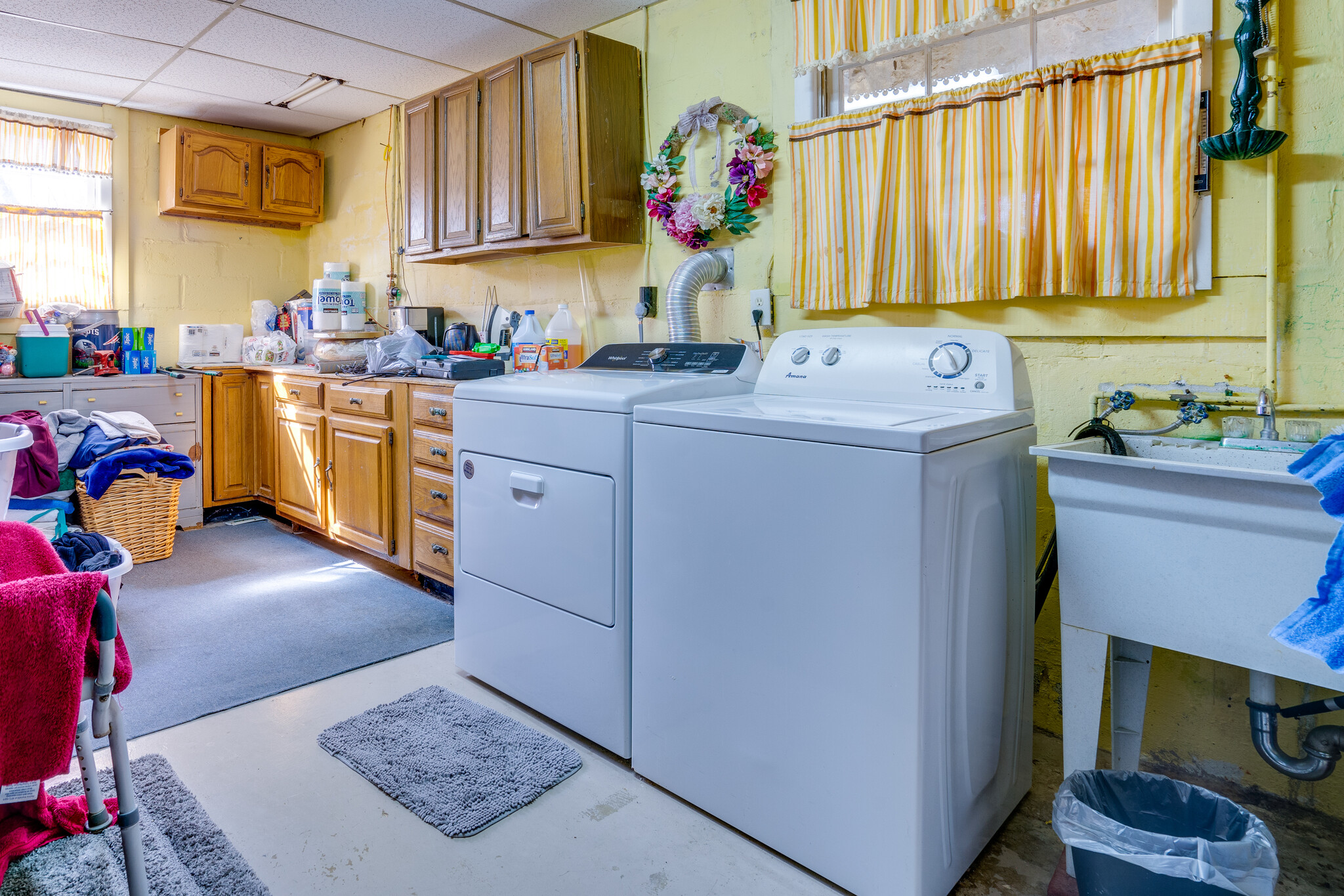 Laundry - 9215 Cherrytree Dr