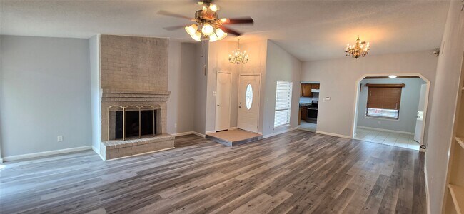 Building Photo - 6311 Dawnridge Dr