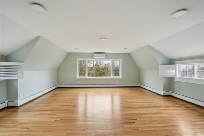 Building Photo - 450 Ocean Rd