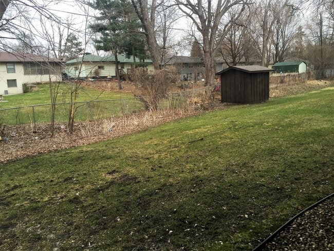 Building Photo - 2 Br / 1 Ba TH w/ 1-Car Garage in Brooklyn...