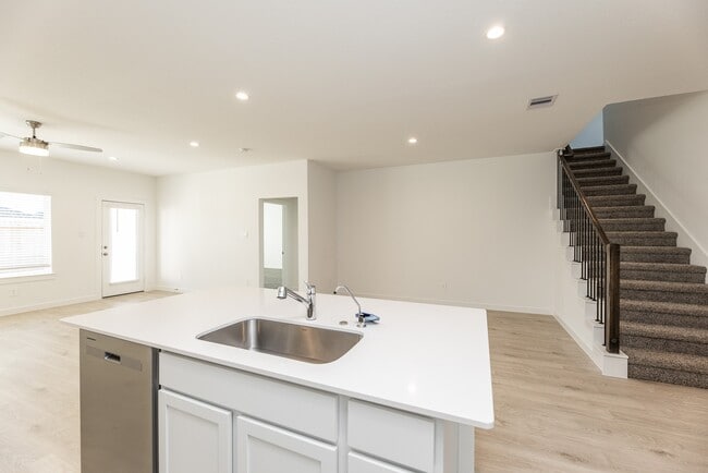 Building Photo - 31719 Kellan Grv Ct