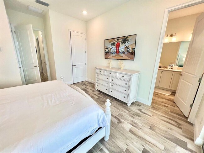 Building Photo - 3032 Parrot Head Pl