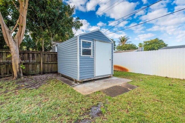 Building Photo - 1130 N 70th Ave