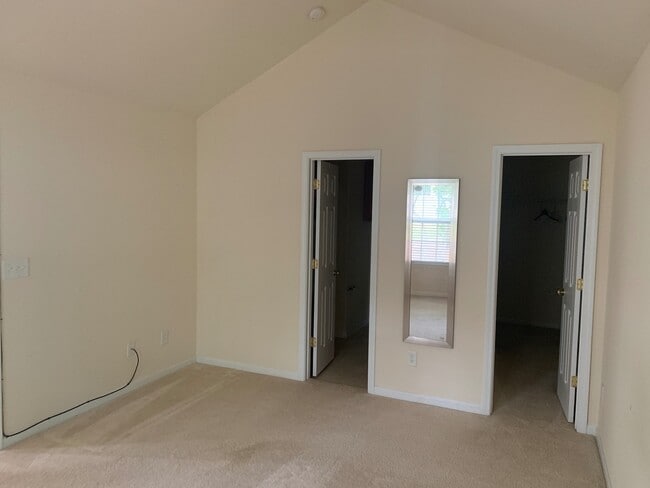 Building Photo - End Unit Townhome located in the Covington...