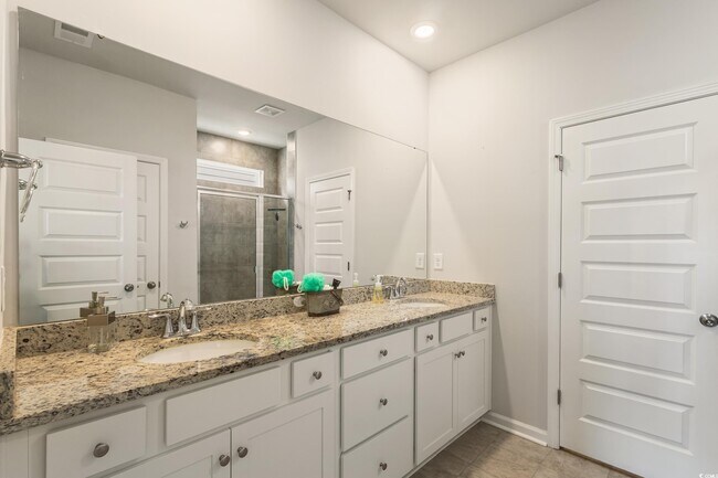 Building Photo - 5822 Whitebark Dr
