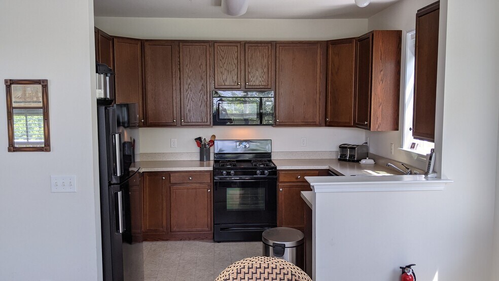 Building Photo - 627 Timberlake Dr