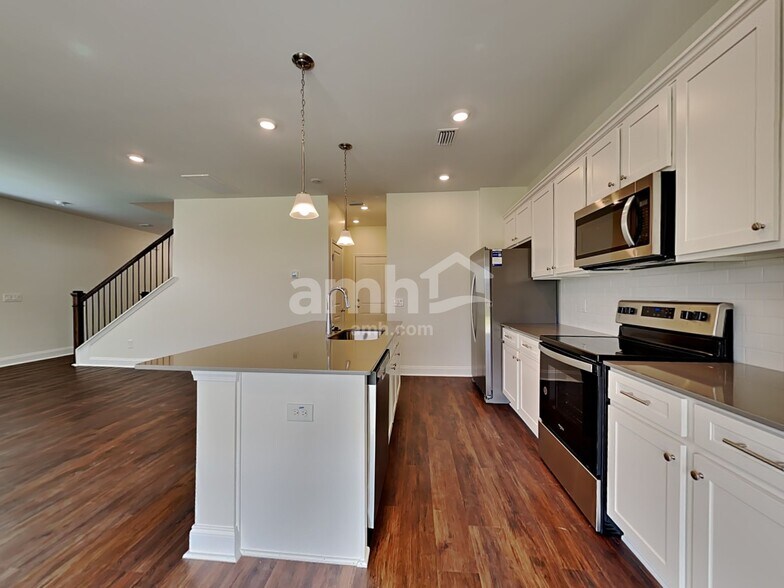 Building Photo - 538 Plumeria Ln