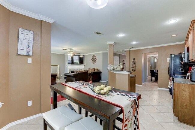 Building Photo - 16606 Hodgefield Ln