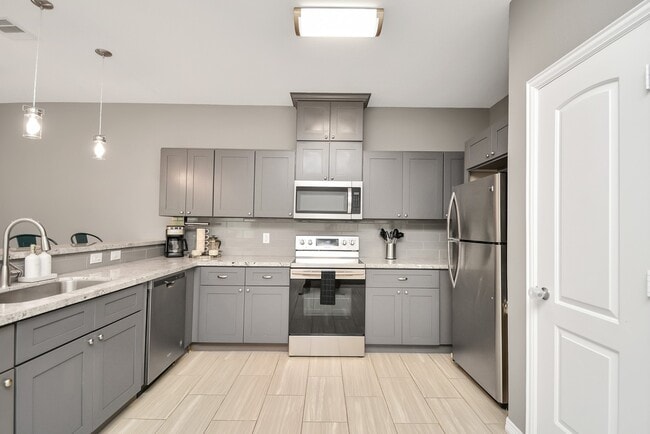 Building Photo - 3019 Elysian St