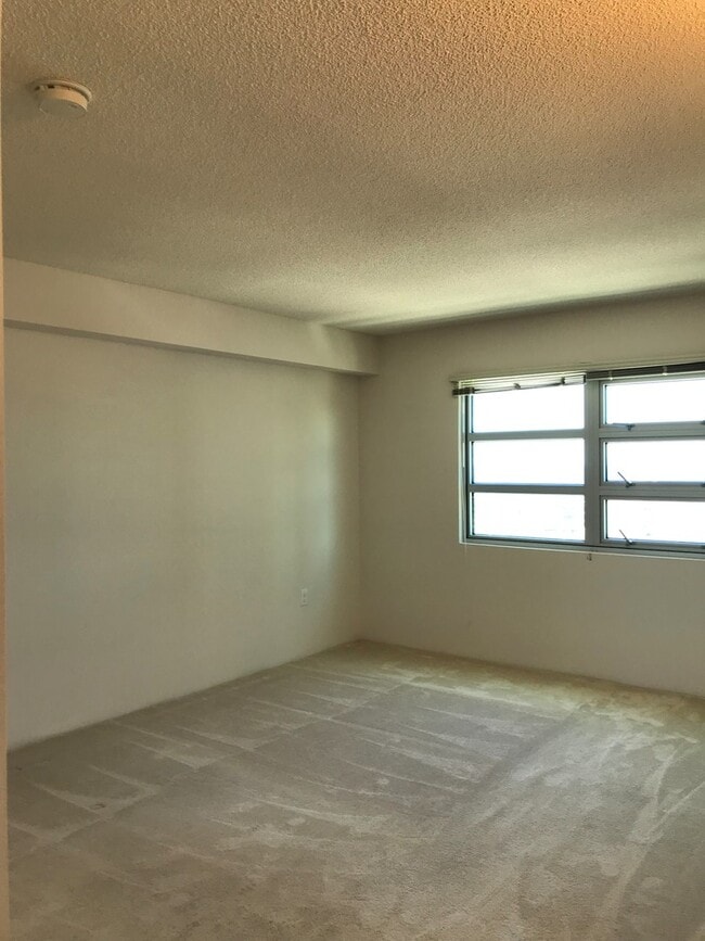 Building Photo - 801 South St