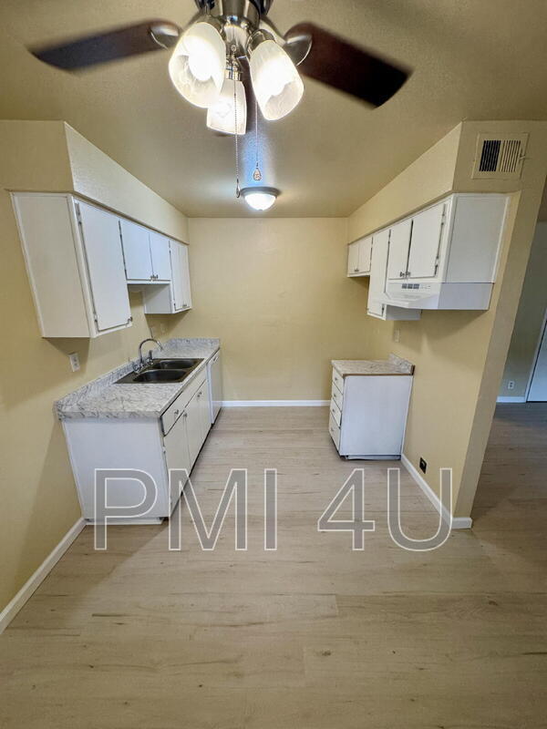 Building Photo - 12409 Manitoba Dr NE