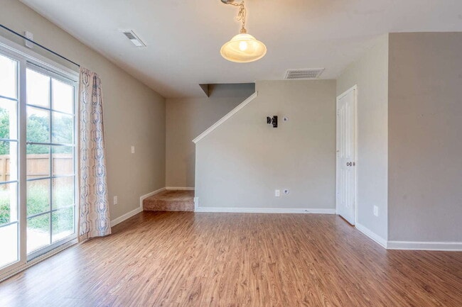 Building Photo - Available July 10th! Immaculate 3-Bedroom Home with Modern Updates