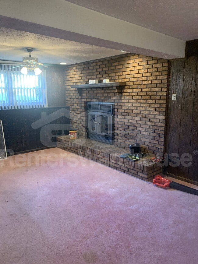Building Photo - 7107 Avesbury Ln