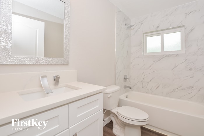 Building Photo - 1175 Adams St