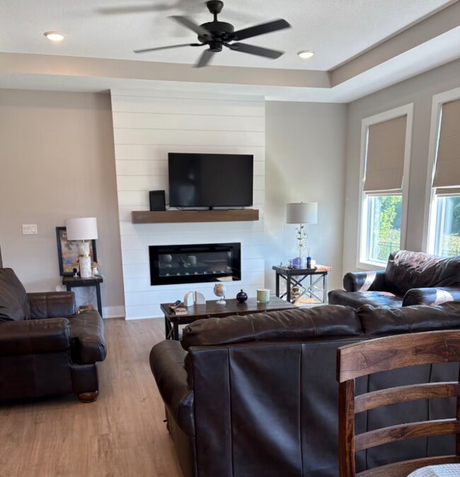 Building Photo - 2109 NE EWING CIR