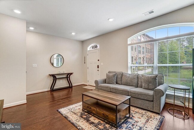 Building Photo - 4420 Fair Lakes Ct