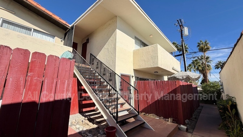 Building Photo - 550 El Cielo Rd