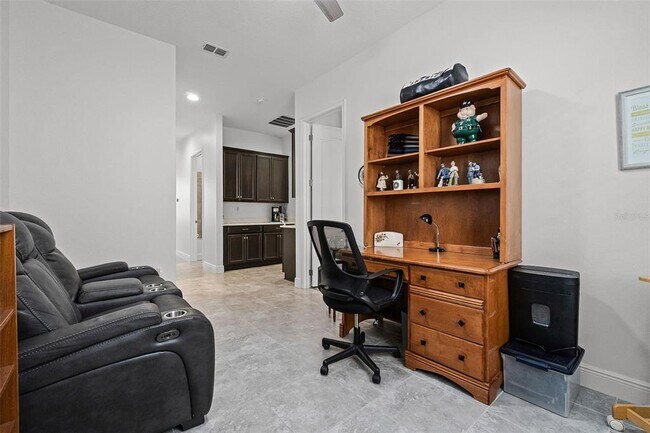Building Photo - 5013 E Fountainwood Dr
