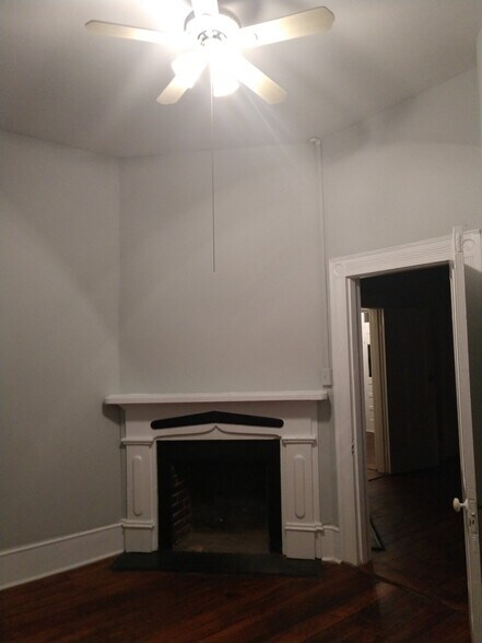 Building Photo - 215 N 5th Ave