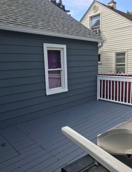 Building Photo - 2064 Reo Ave