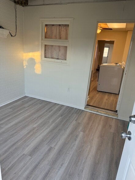 Building Photo - 395 Scott St