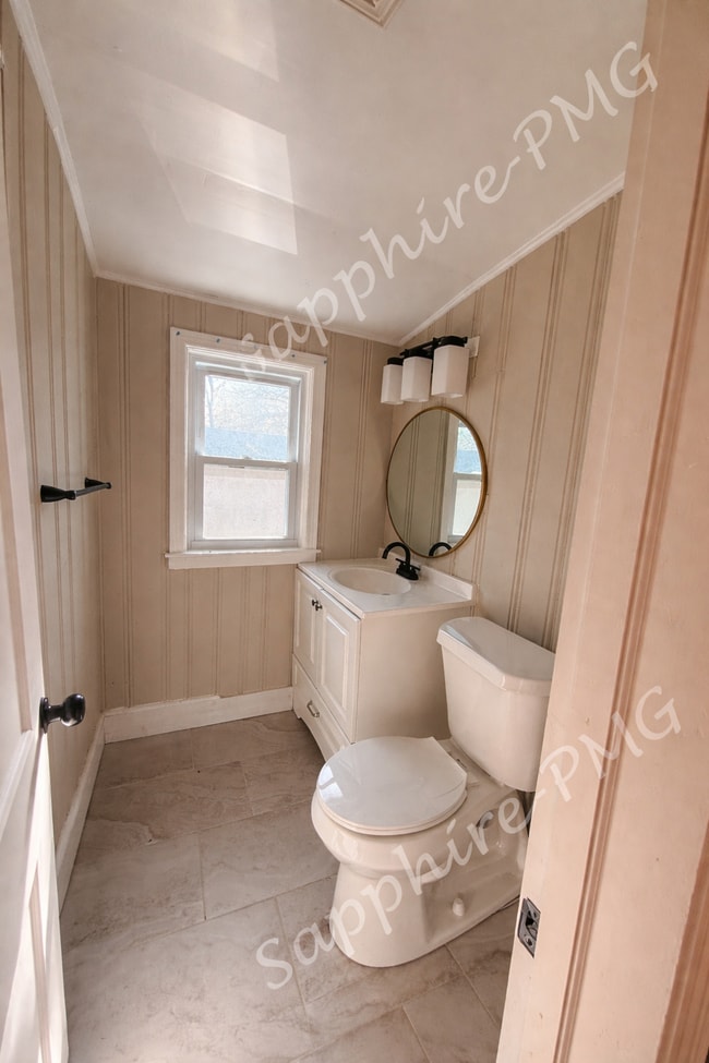 Building Photo - 5400 Olive St