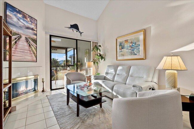 Building Photo - 143 Bay Colony Dr N