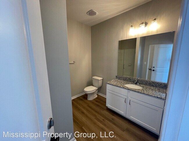 Building Photo - 3 br, 3 bath House - 222 Town Center Drive