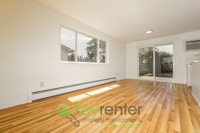 Building Photo - 15433 22nd Ave SW