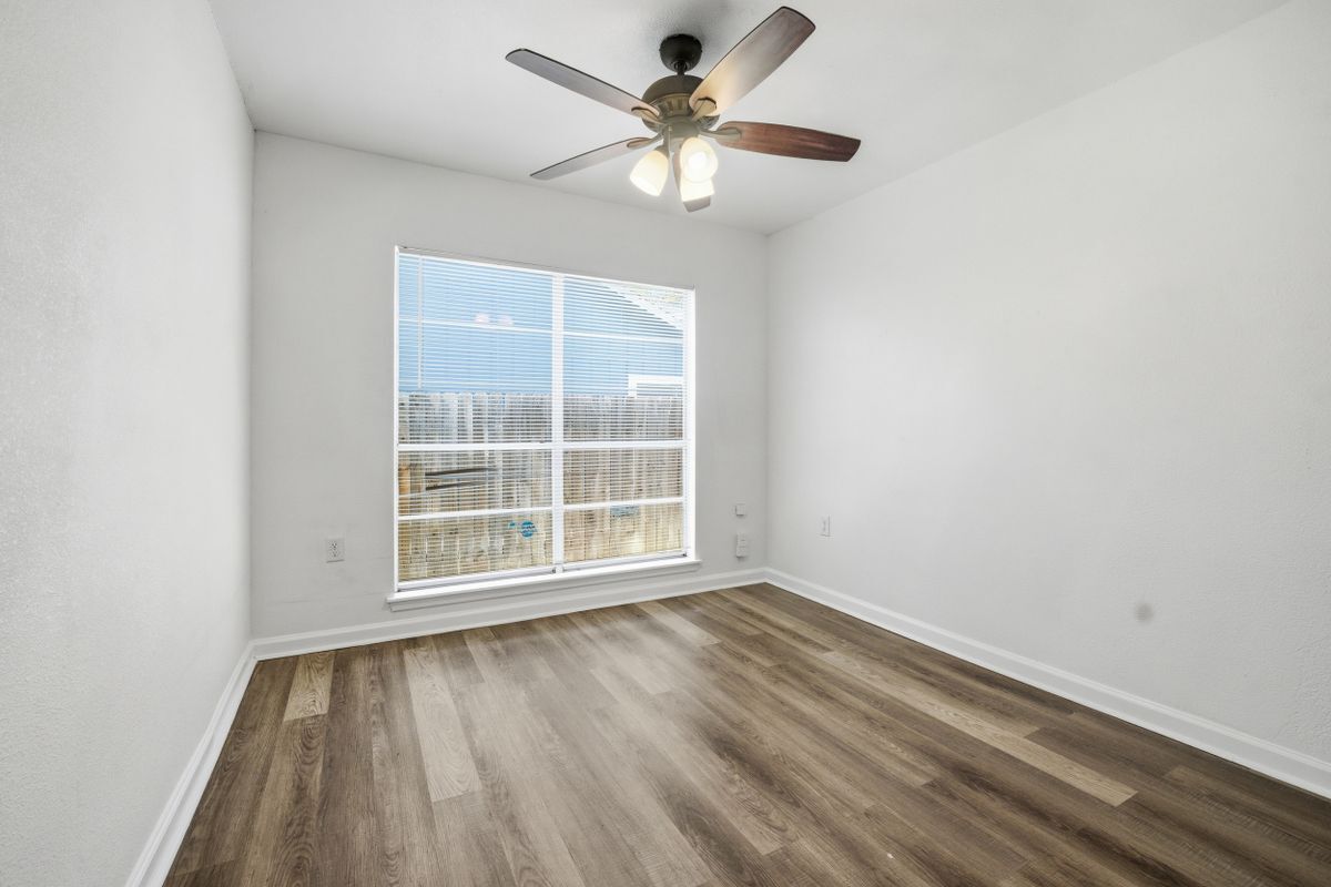 Building Photo - 5722 Misty Glen