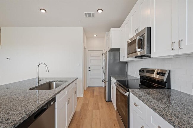 Building Photo - 2600 Gattis School Rd