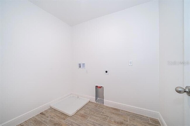 Building Photo - 626 Taft Dr