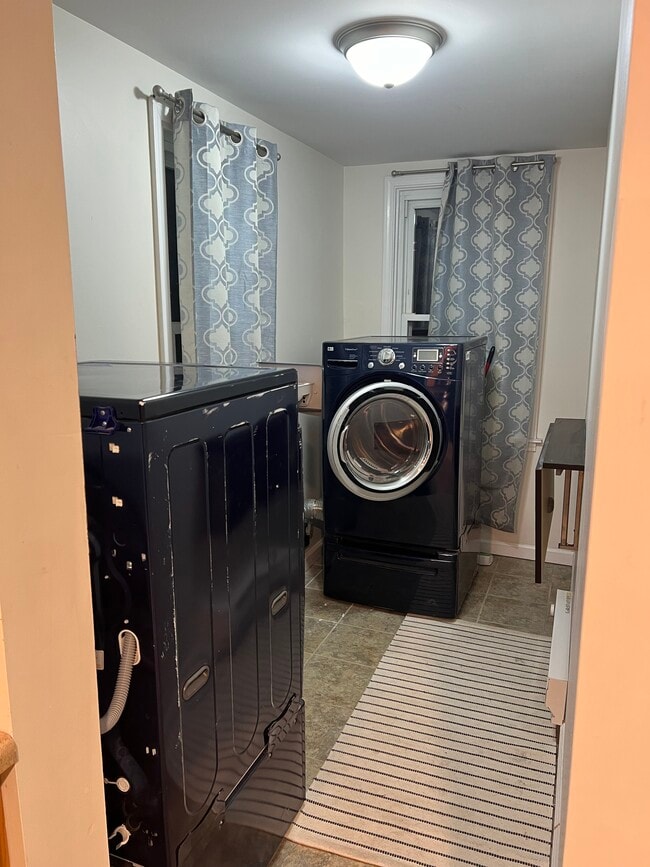 Building Photo - 18 Jacob St