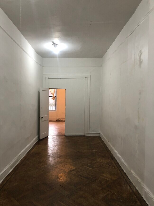 Building Photo - 790 Grand St