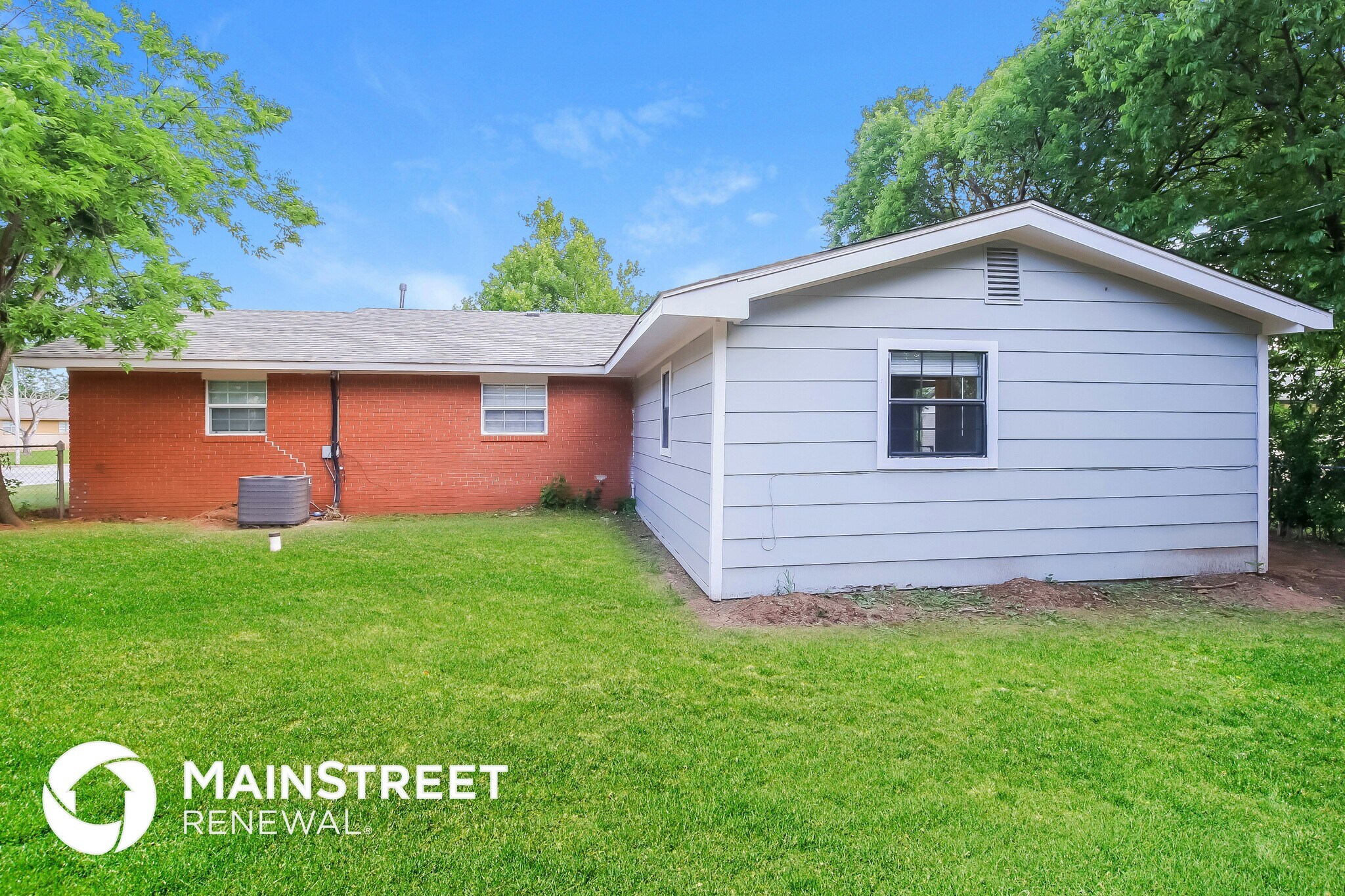 Building Photo - 1153 Elmhurst St