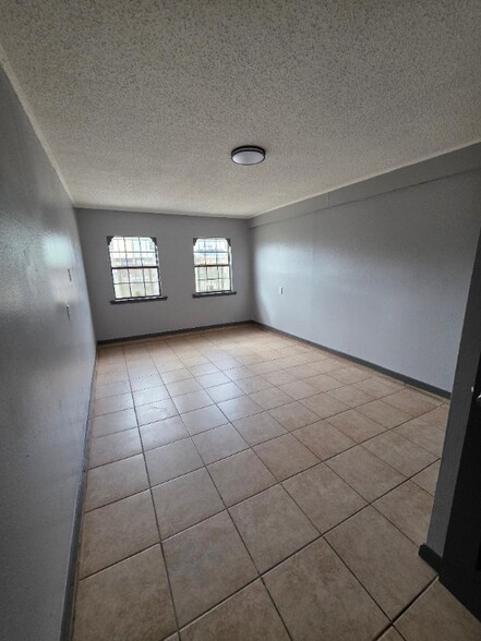 Building Photo - 7813 Star St