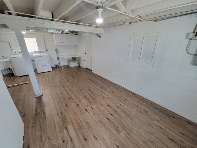 Building Photo - 2310 N 75th Ave