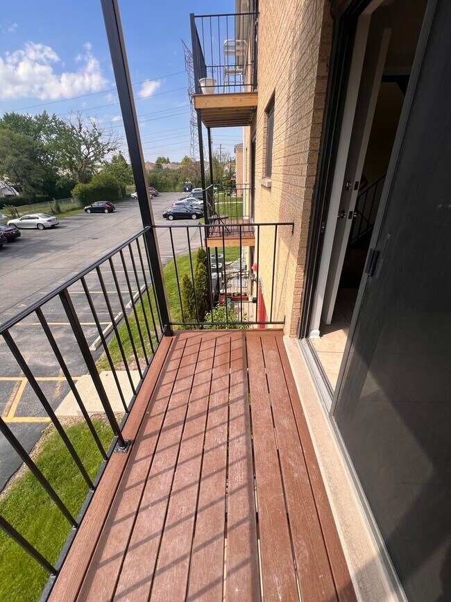 Building Photo - 9375 Hamilton Ct