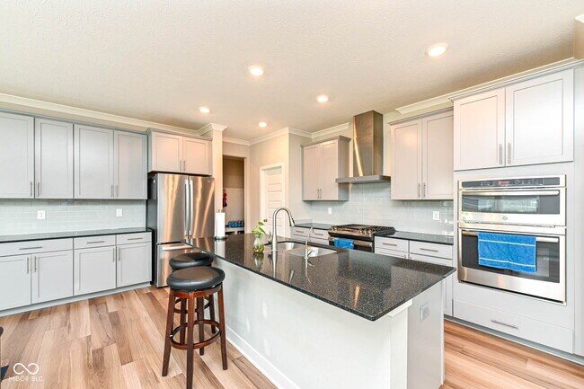Building Photo - 9904 Delmore Dr