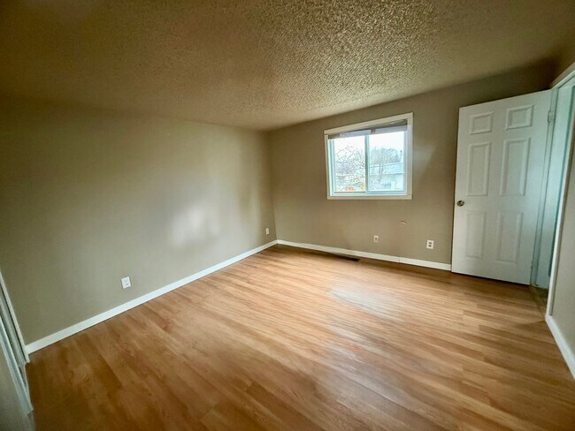 Building Photo - Quiet Cul-de-Sac | 3 Bed / 3 Bath + Bonus Rooms | Spokane Valley