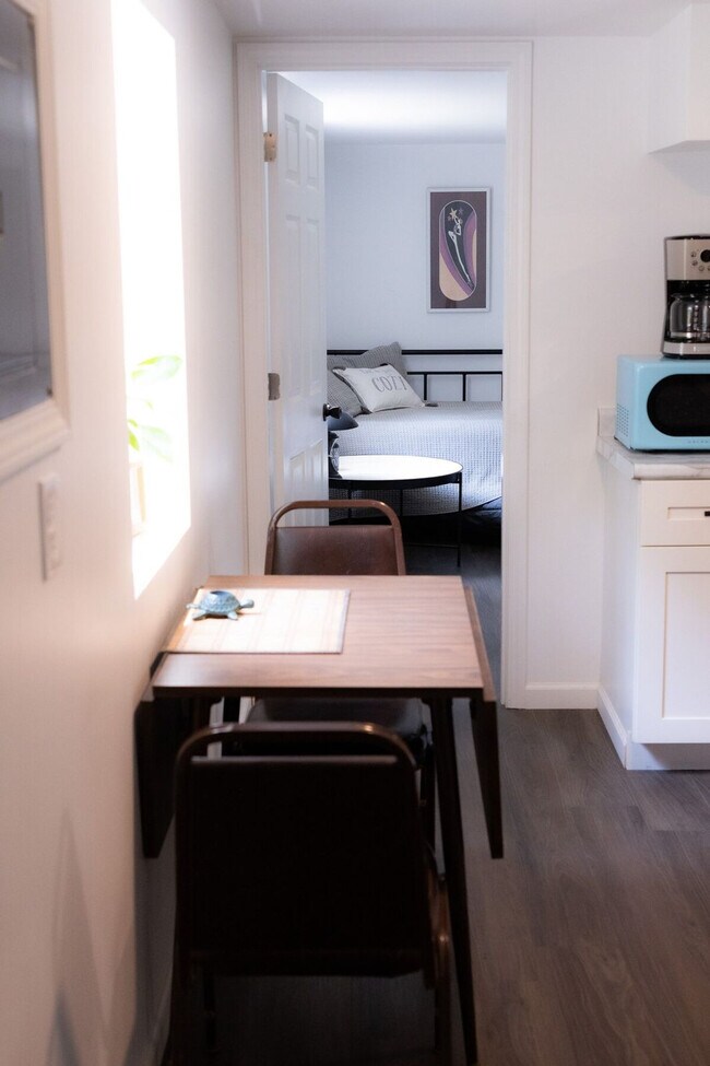 Building Photo - 2919 Elm St