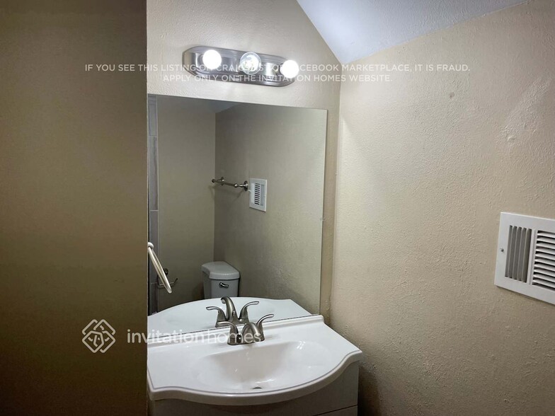 Building Photo - 371 Opal Ct