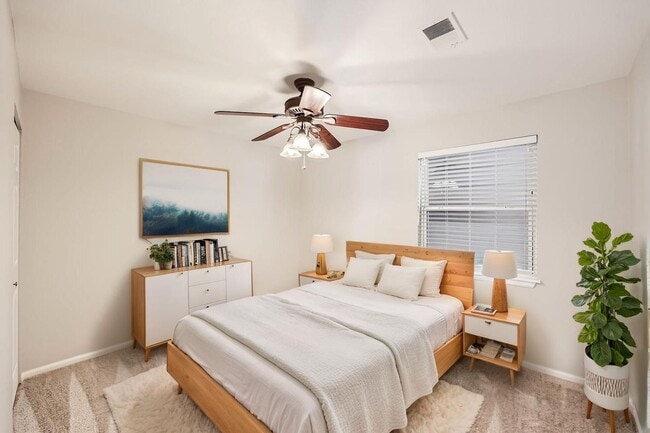 Building Photo - Must see 2 Bedroom 1 Bath in Castle Rock!!!