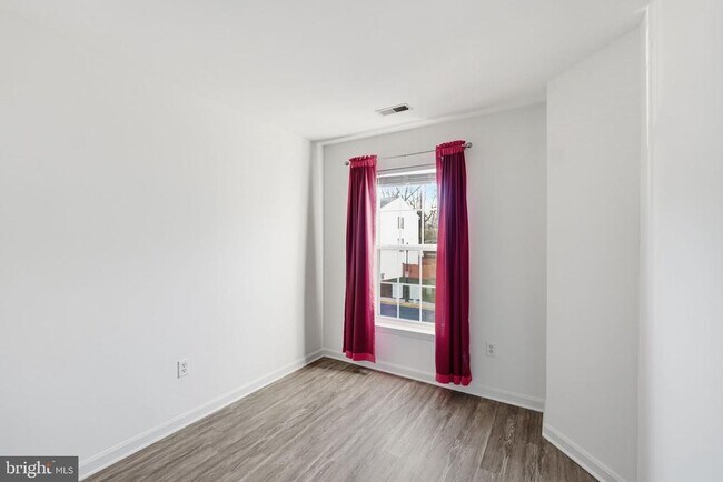 Building Photo - 554 Ellison Ct