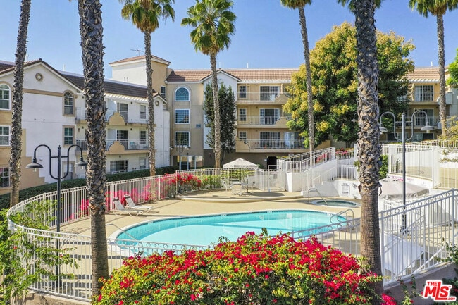 Building Photo - 4755 Templeton St