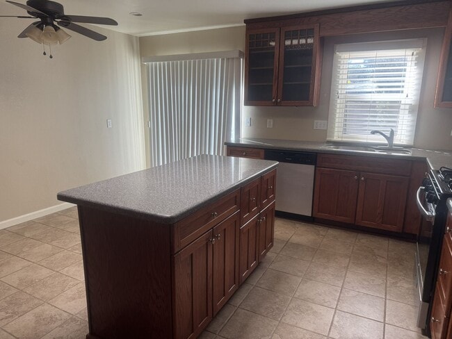 Building Photo - Beautiful upgraded home