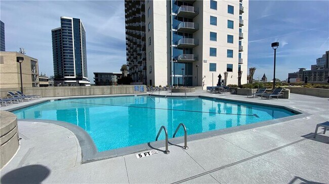 Building Photo - 860 Peachtree St NE