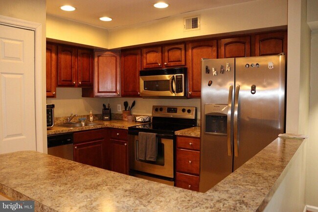 Building Photo - 12 Wingate Ct